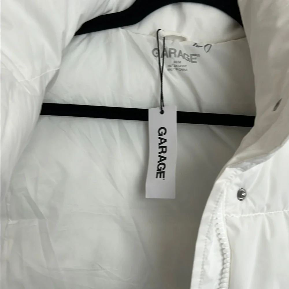 Garage Women's White Quilted Vest - Picture 2 of 14